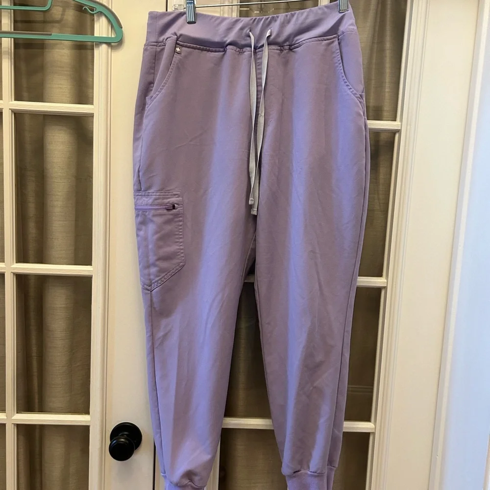 Figs Technical Collection Pants in HTF Light Purple Size Large Petite EUC - Picture 2 of 4